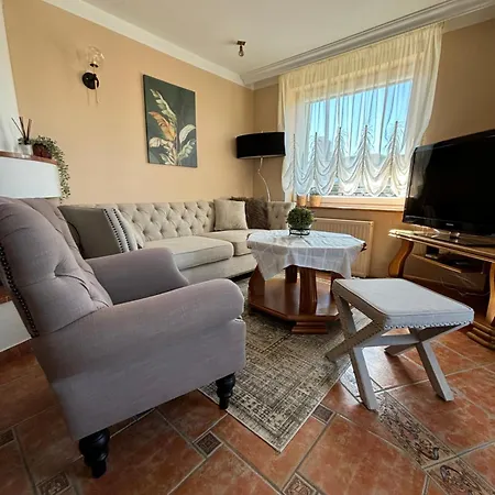 Pokoje I Apartamenty 
